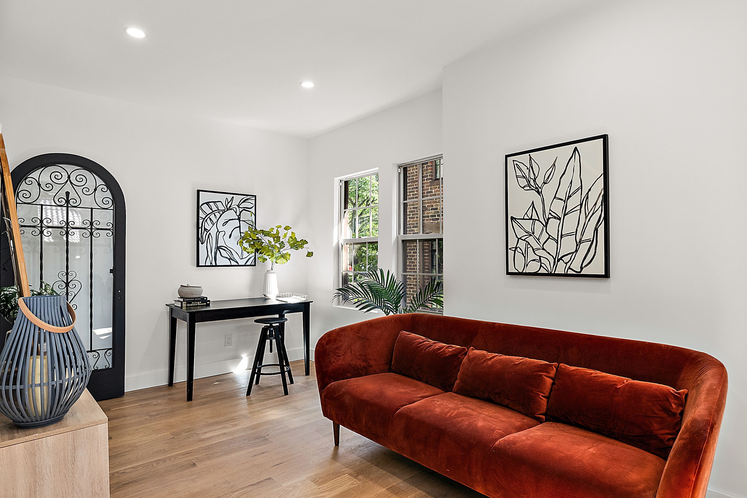 2423 CHICAGO Boulevard