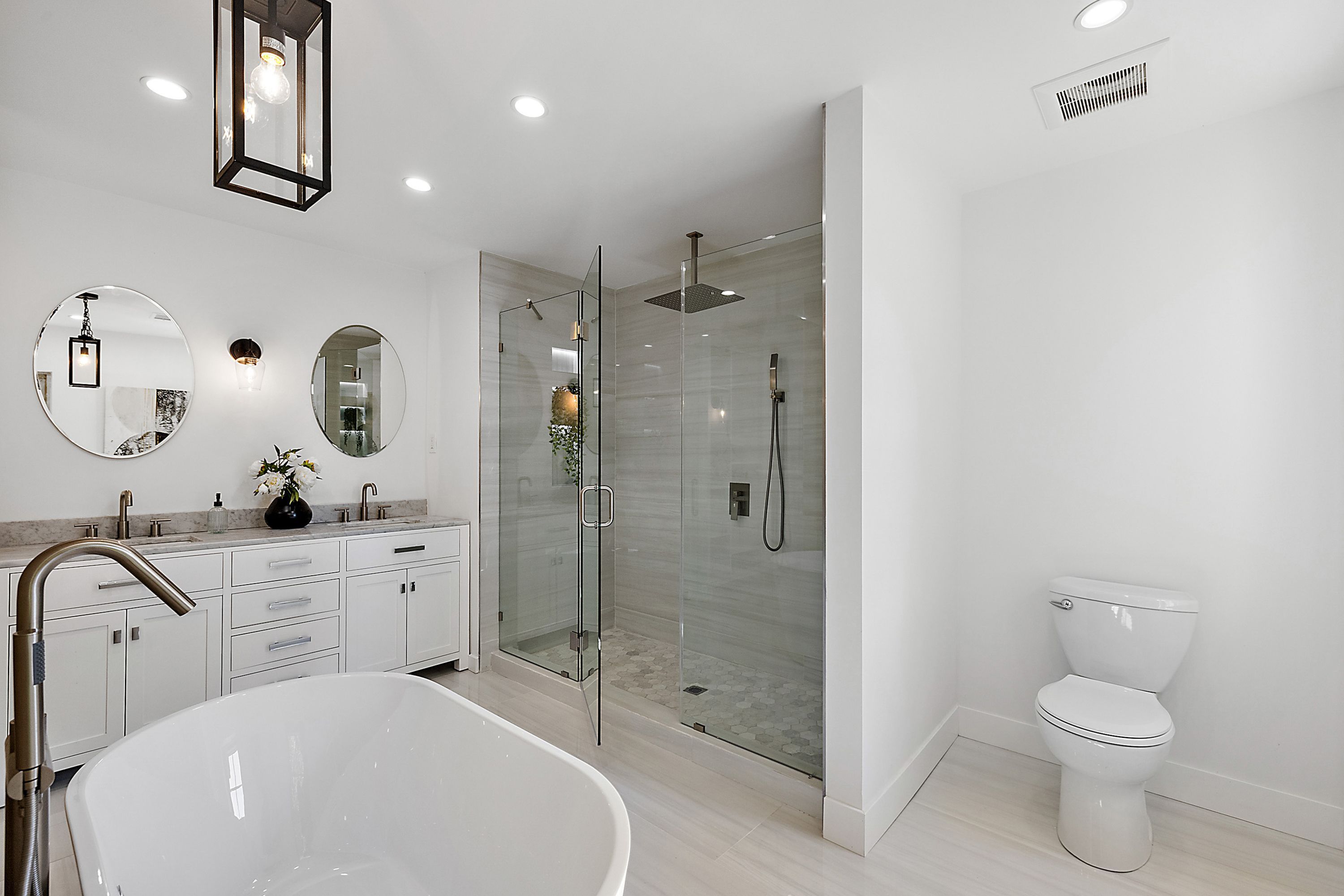 2423 CHICAGO Boulevard