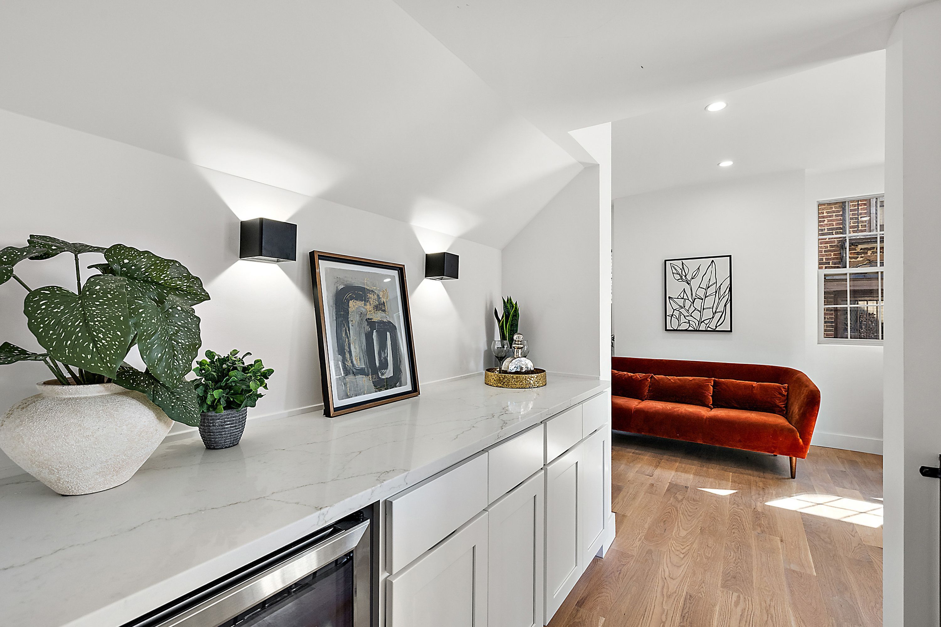 2423 CHICAGO Boulevard