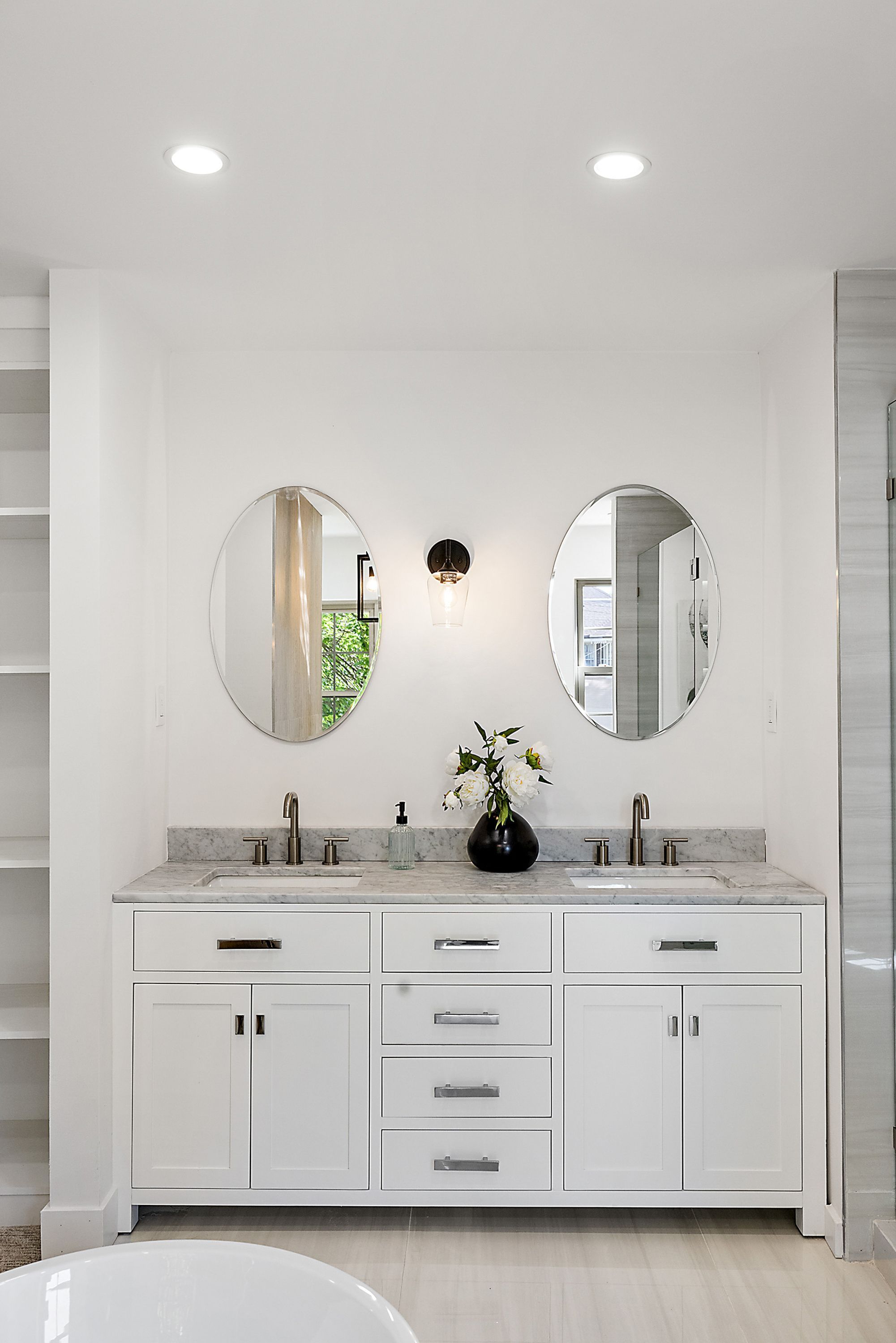 2423 CHICAGO Boulevard