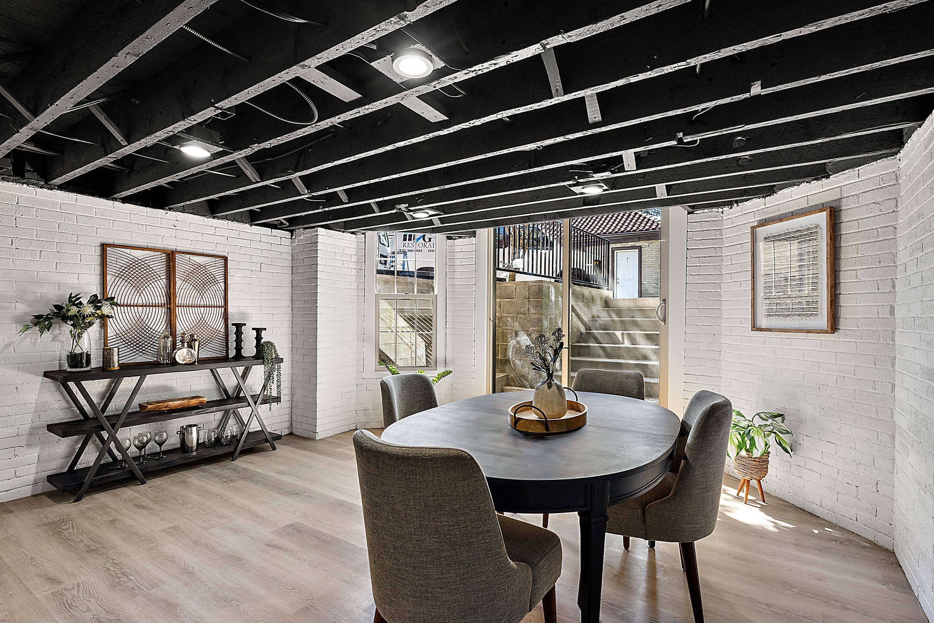 2423 CHICAGO Boulevard