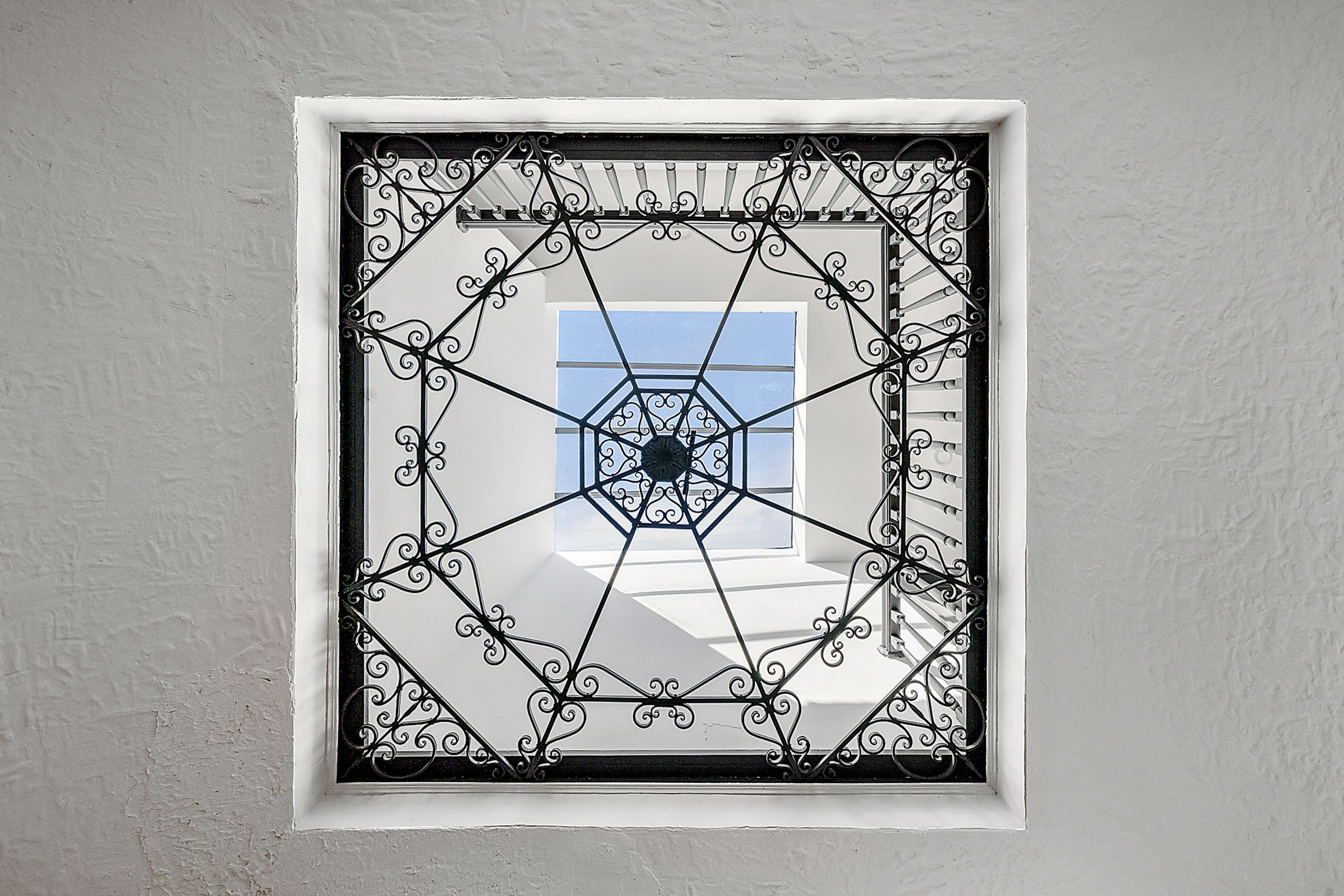 2423 CHICAGO Boulevard