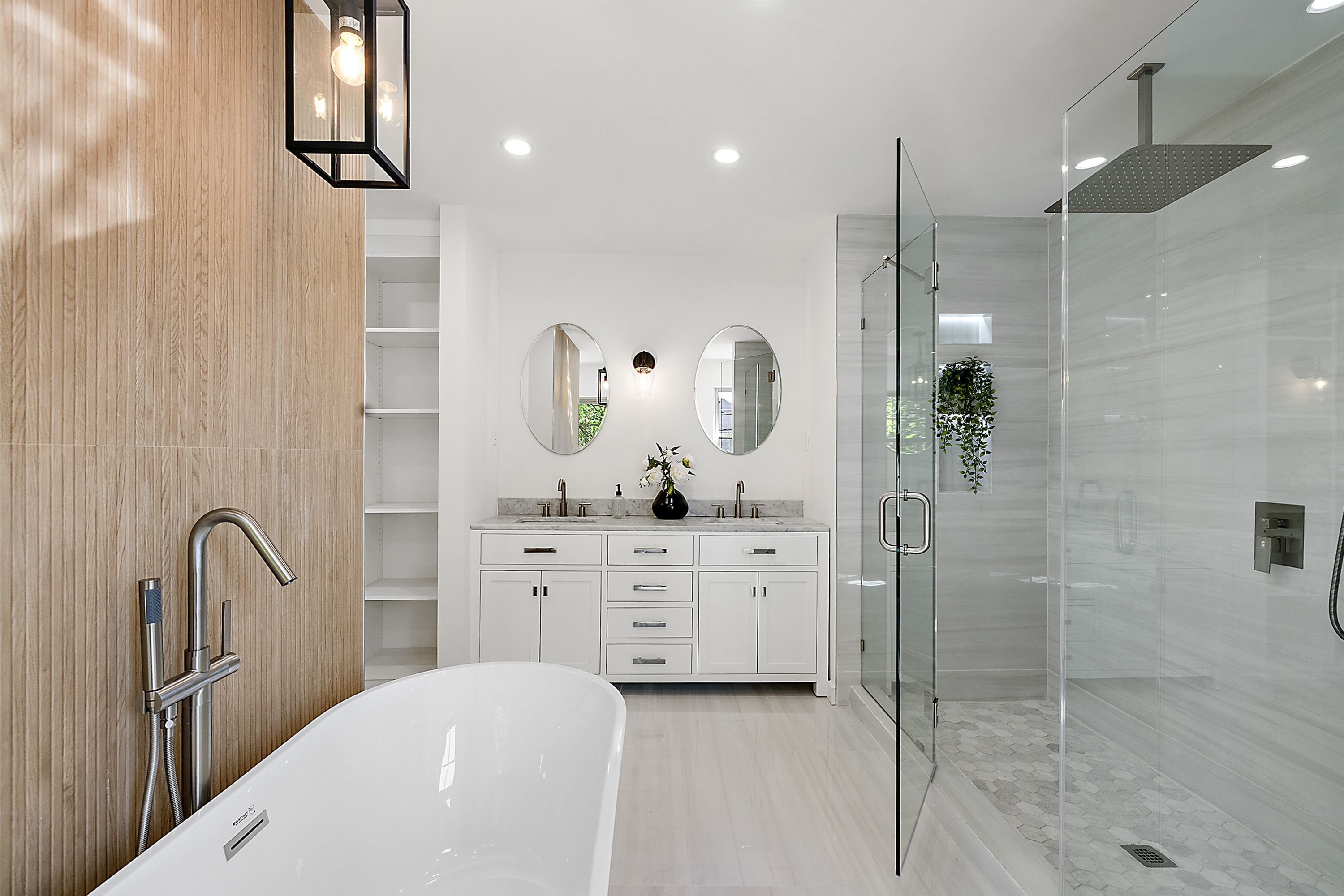 2423 CHICAGO Boulevard