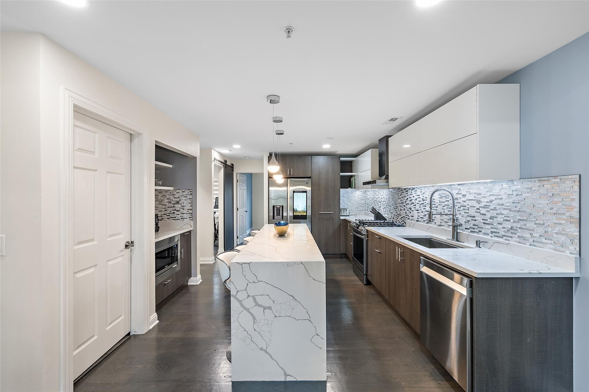 2452 WOODWARD AVE # 6/1