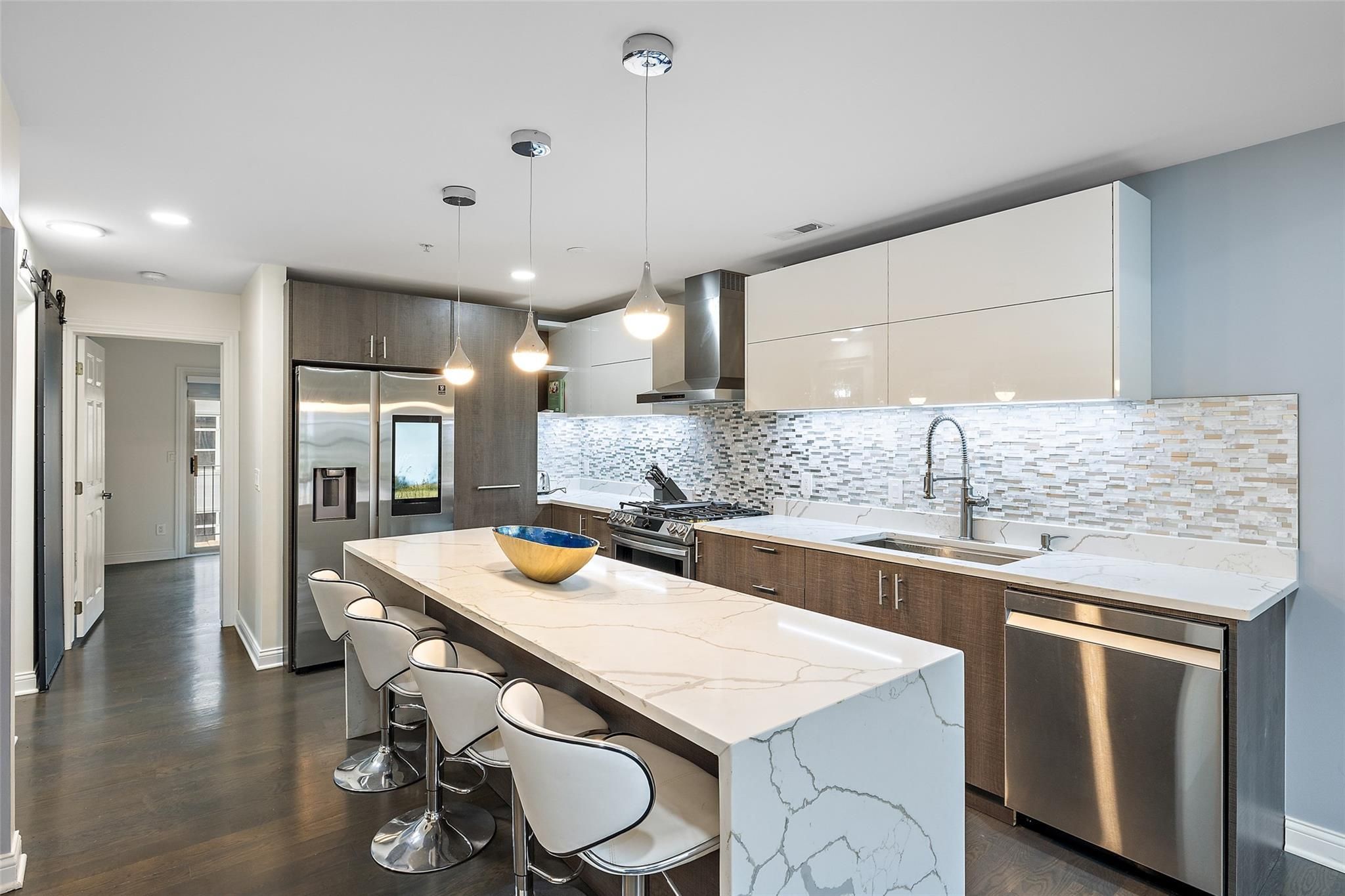 2452 WOODWARD AVE # 6/1