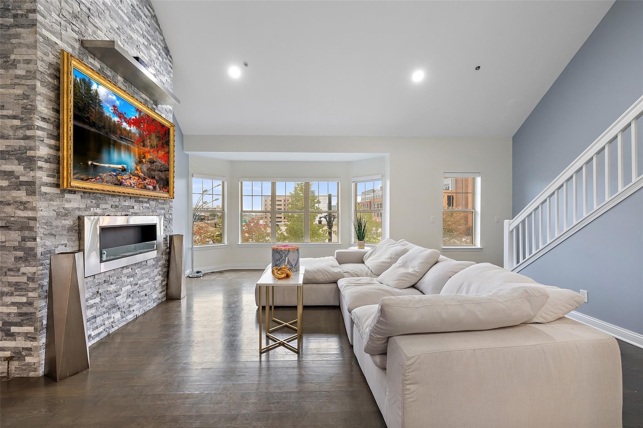 2452 WOODWARD AVE # 6/1