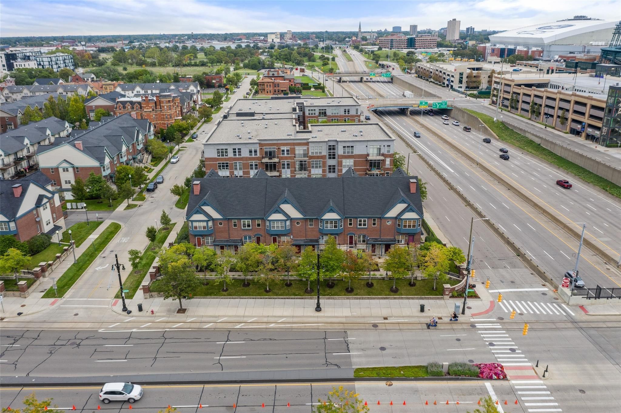 2452 WOODWARD AVE # 6/1