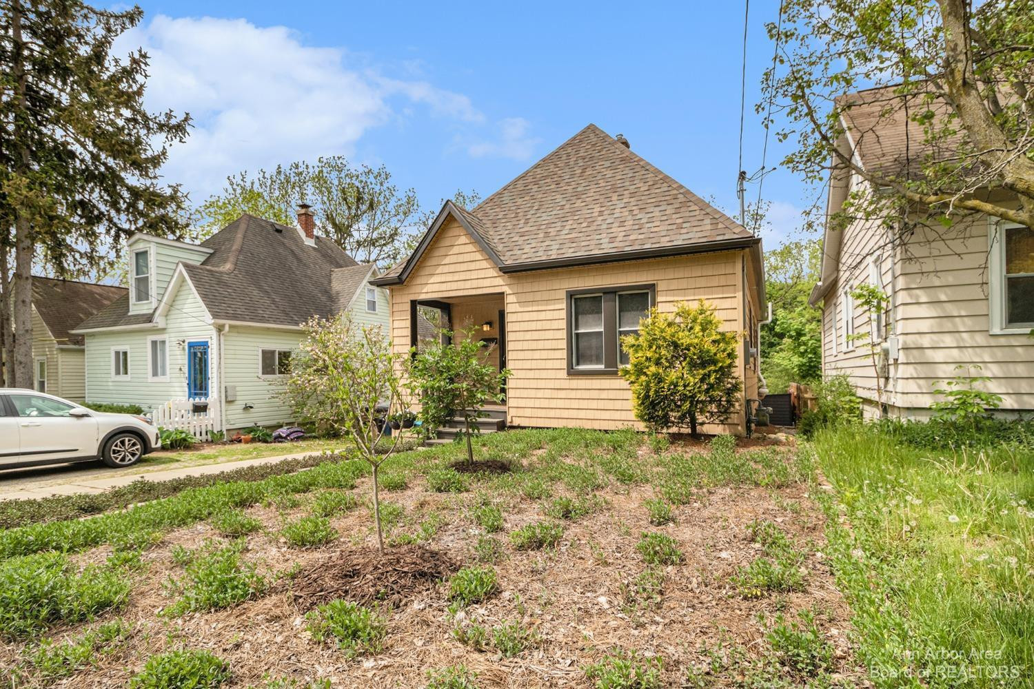 815 Hillcrest Drive