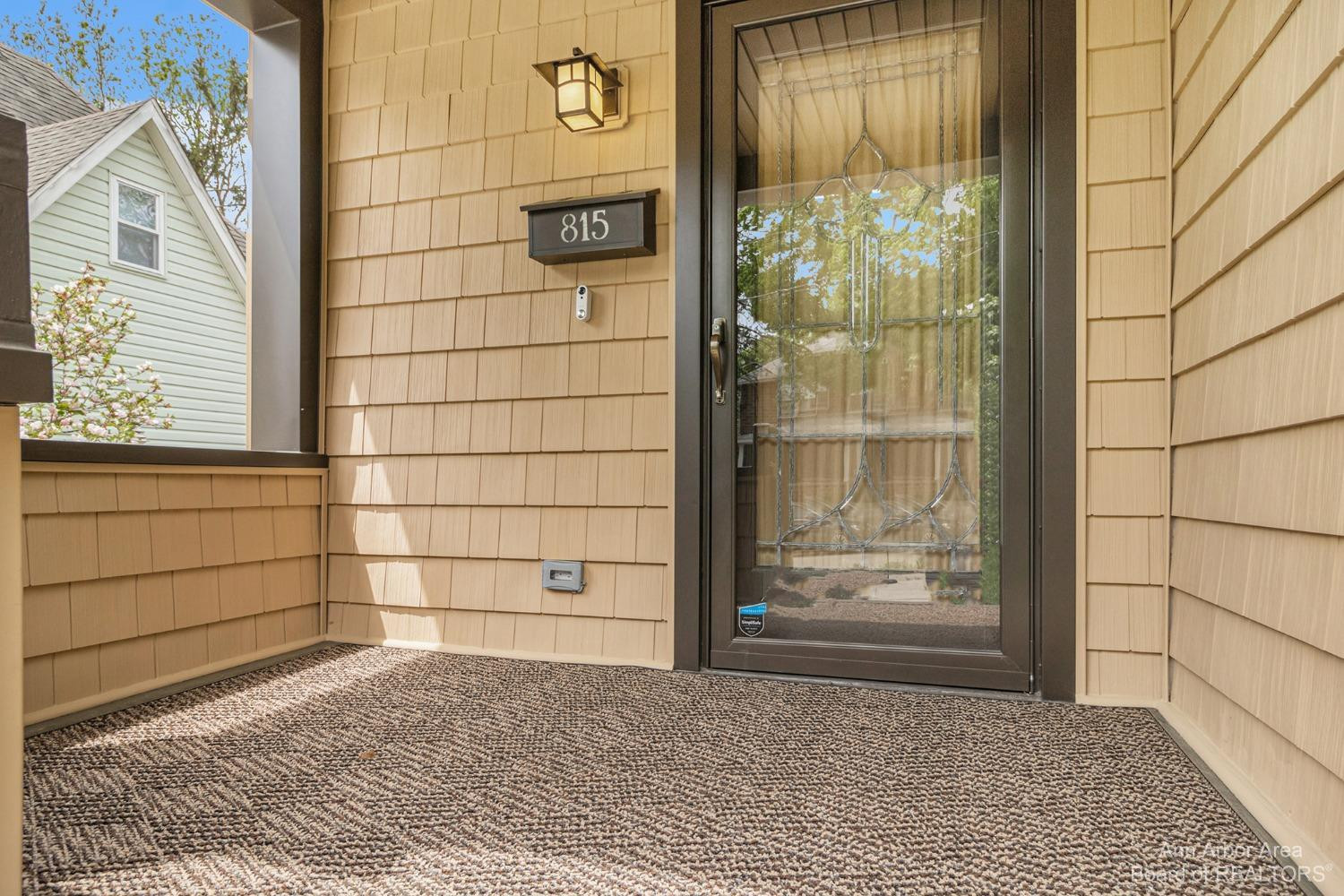 815 Hillcrest Drive