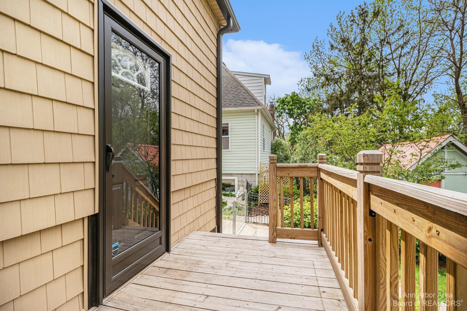 815 Hillcrest Drive