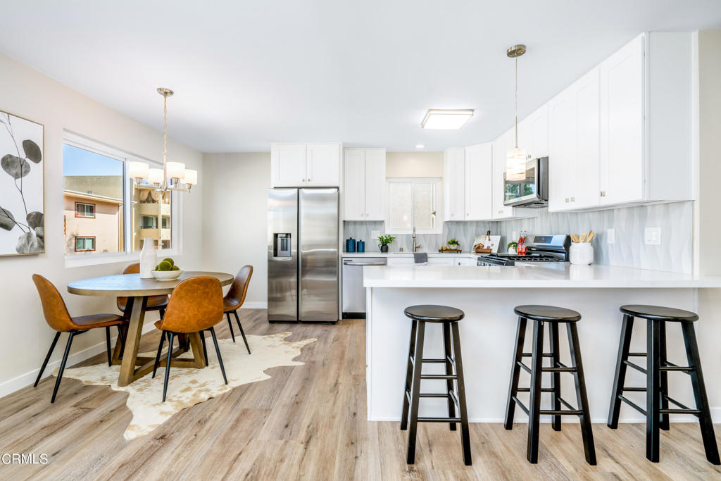 5354 Lindley Avenue 210