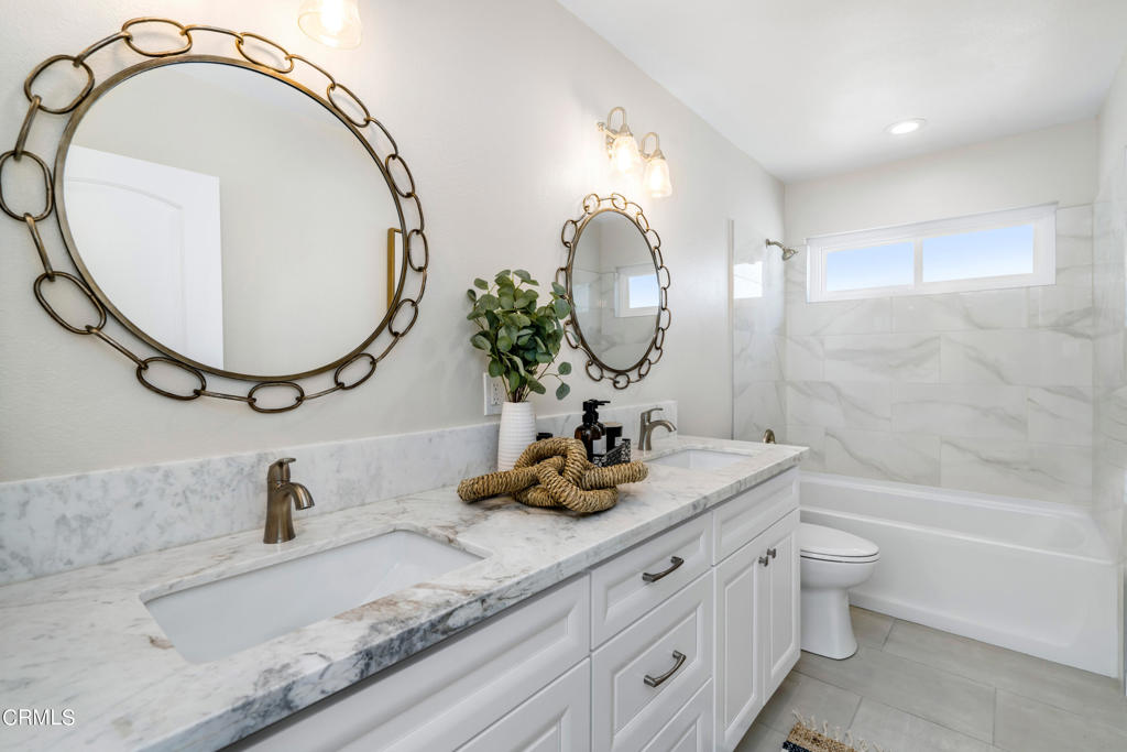 5354 Lindley Avenue 210