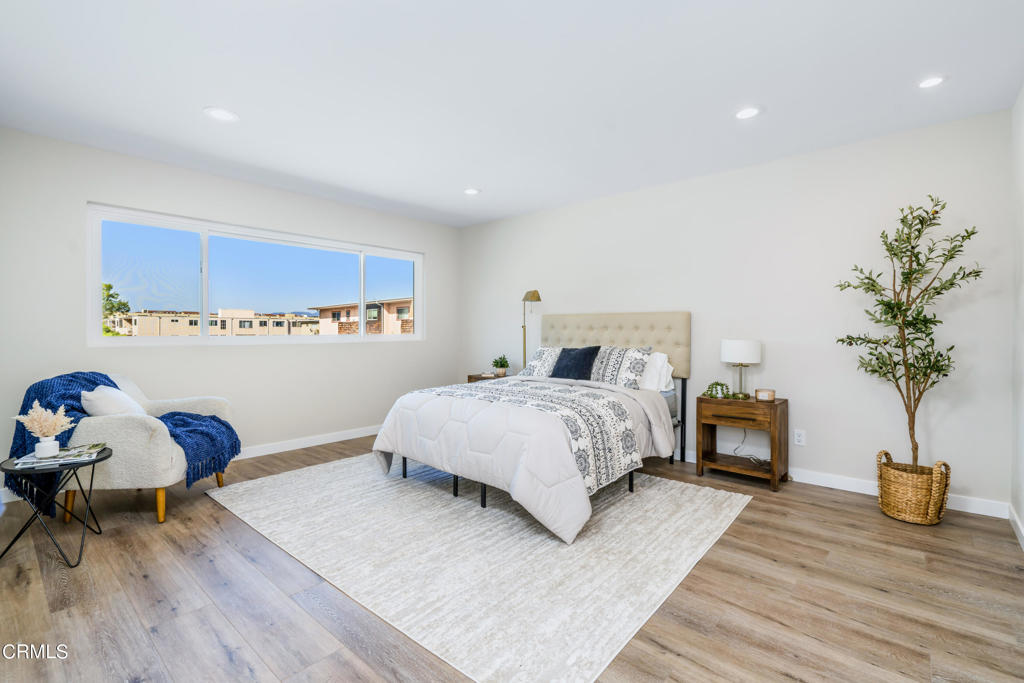 5354 Lindley Avenue 210