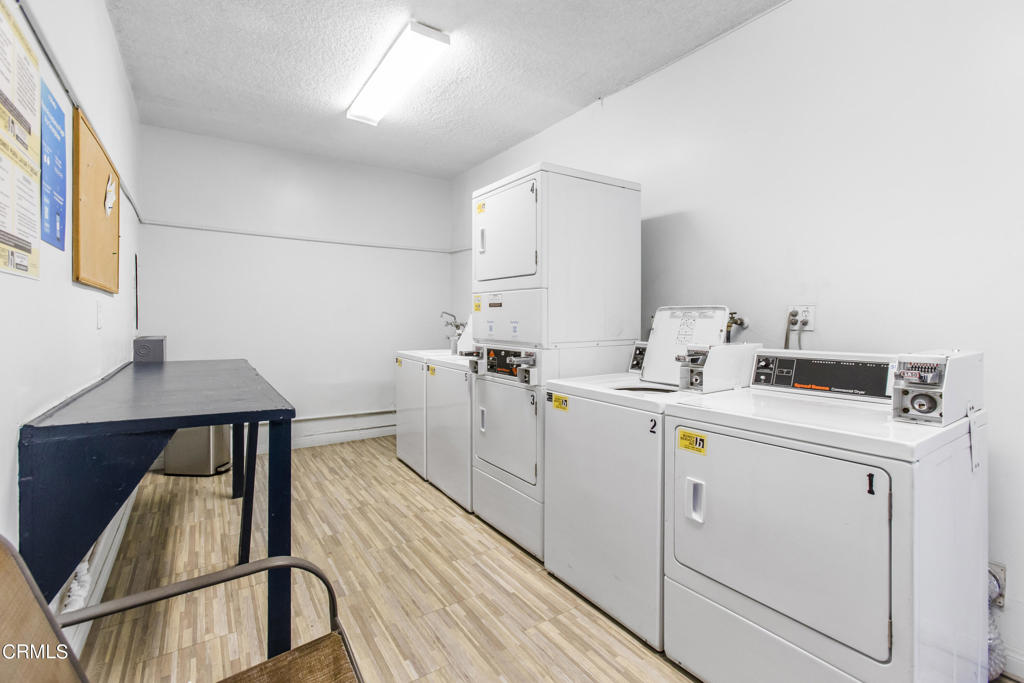 5354 Lindley Avenue 210