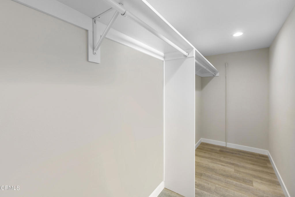 5354 Lindley Avenue 210