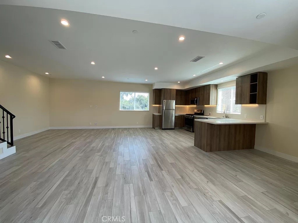 3042 Atwater Avenue 1