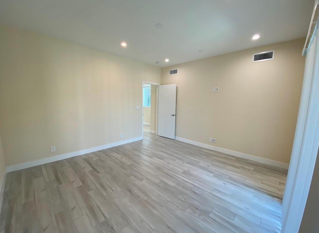 3042 Atwater Avenue 1