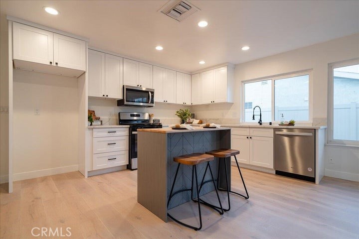 3154 Larwood Drive