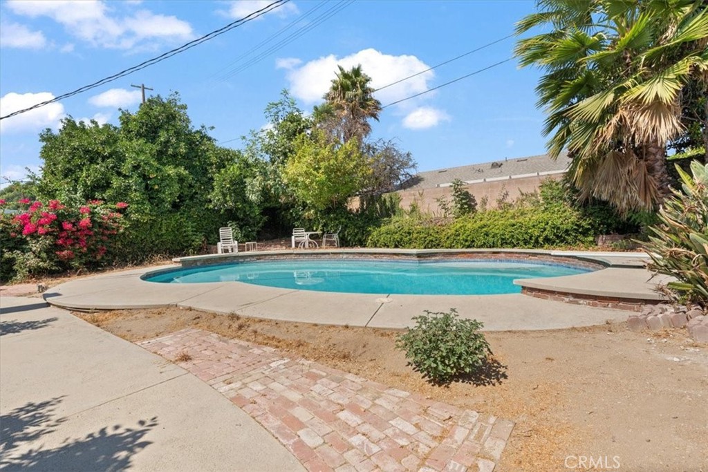 18615 Dearborn Street