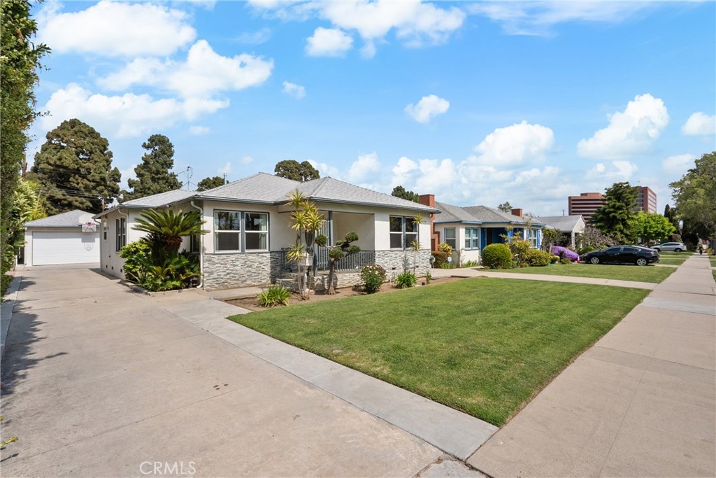 1904 Armacost Avenue