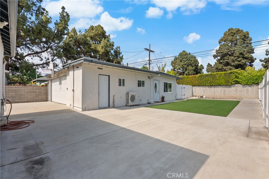 1904 Armacost Avenue
