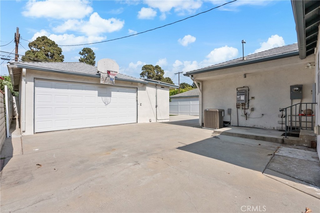 1904 Armacost Avenue