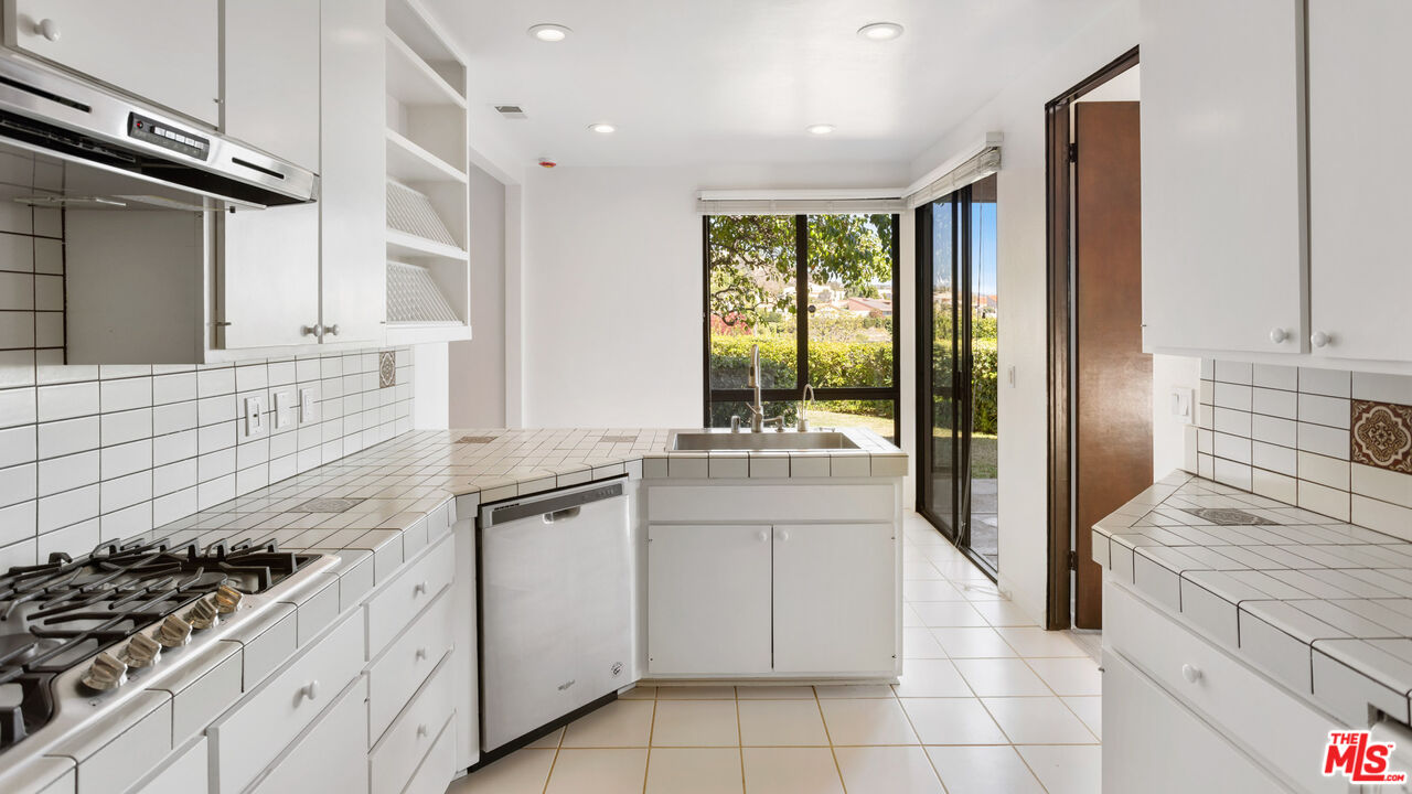 3621 MALIBU COUNTRY DR