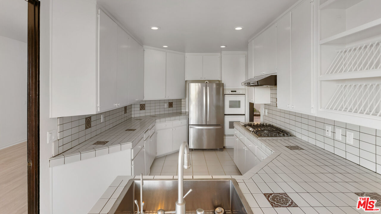 3621 MALIBU COUNTRY DR