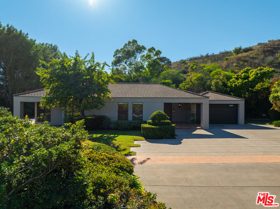 3621 MALIBU COUNTRY DR