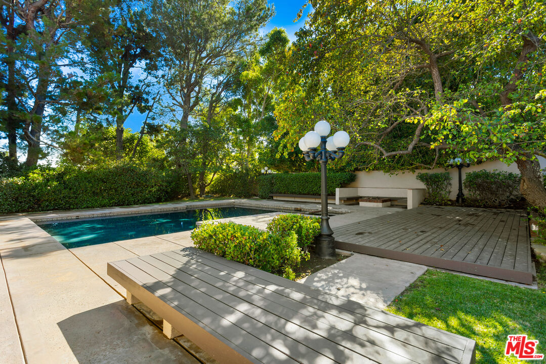 3621 MALIBU COUNTRY DR