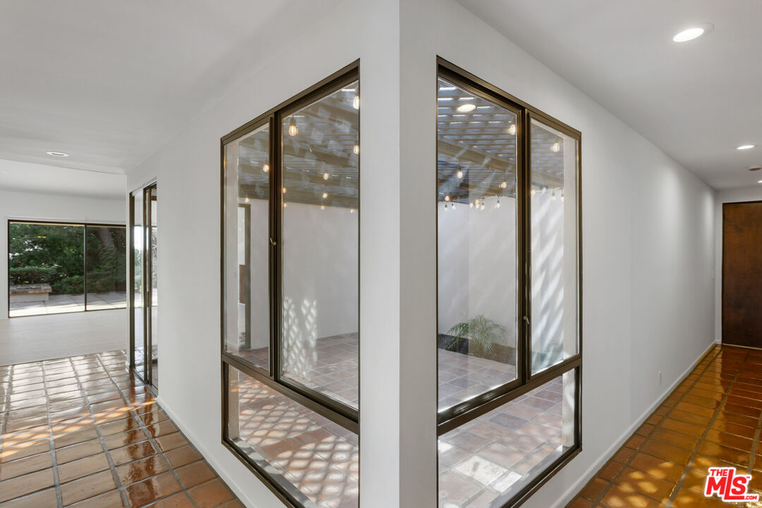 3621 MALIBU COUNTRY DR