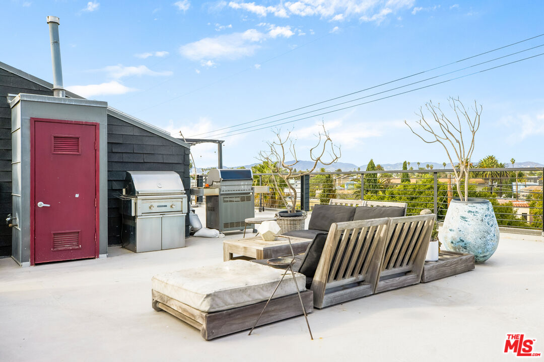 1113 ELECTRIC AVE Unit: 4