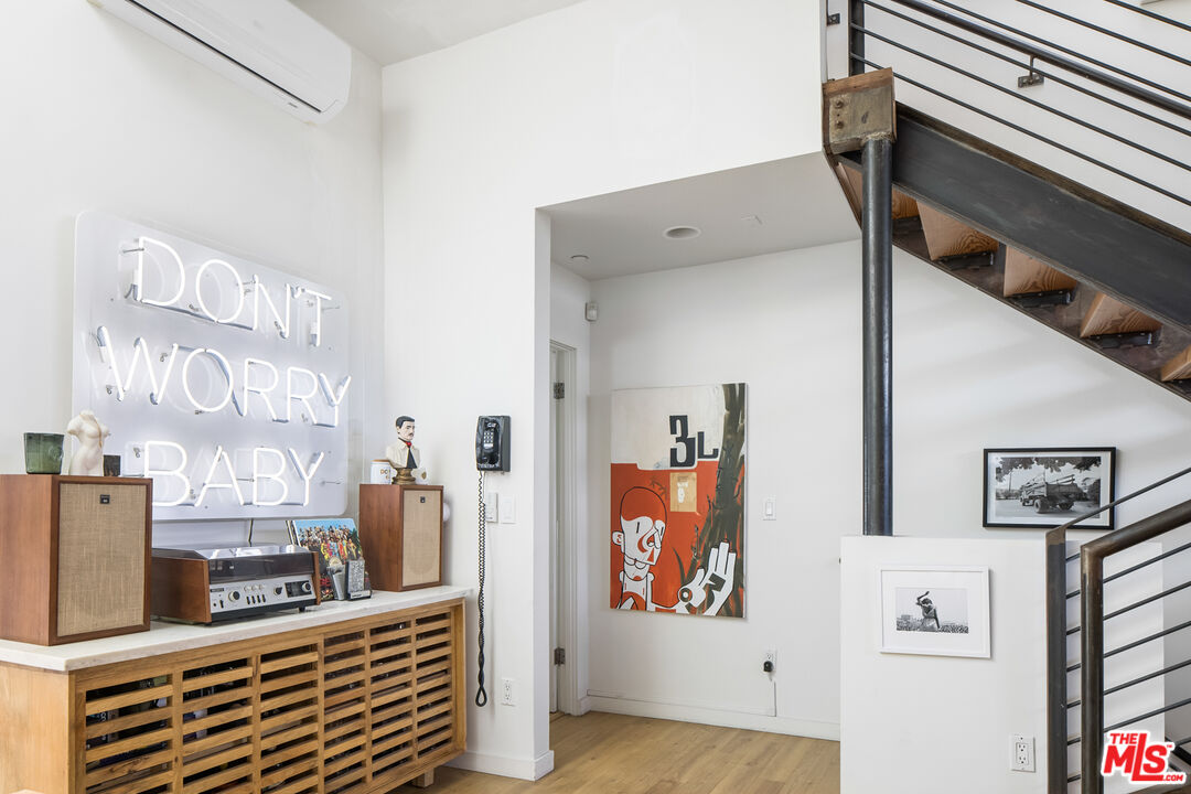 1113 ELECTRIC AVE Unit: 4