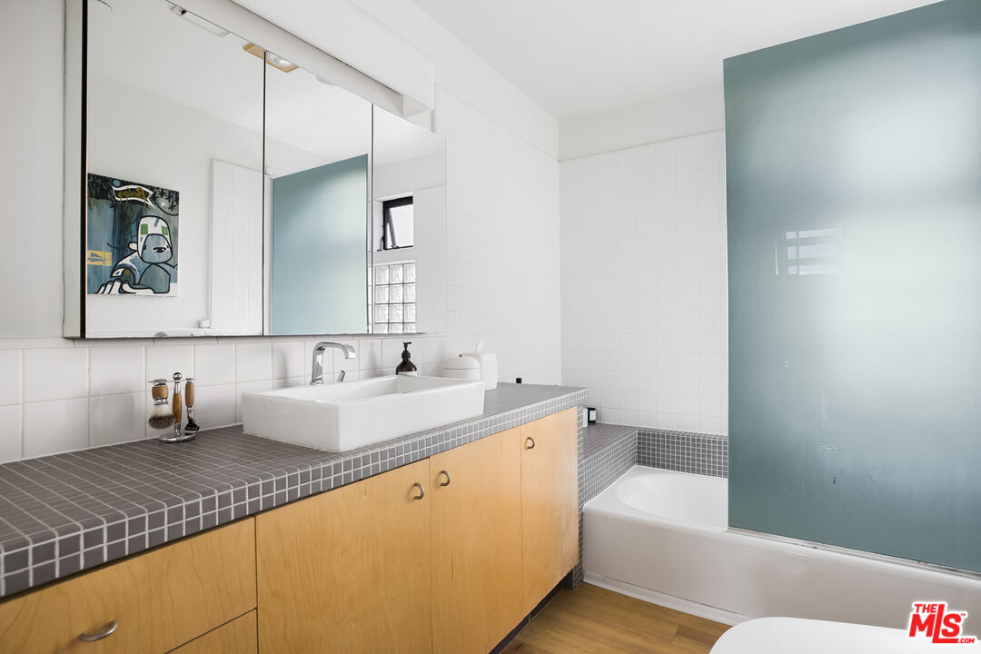 1113 ELECTRIC AVE Unit: 4
