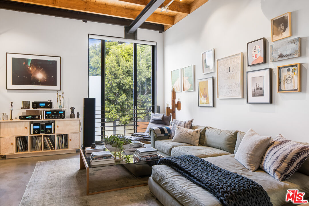 1113 ELECTRIC AVE Unit: 4