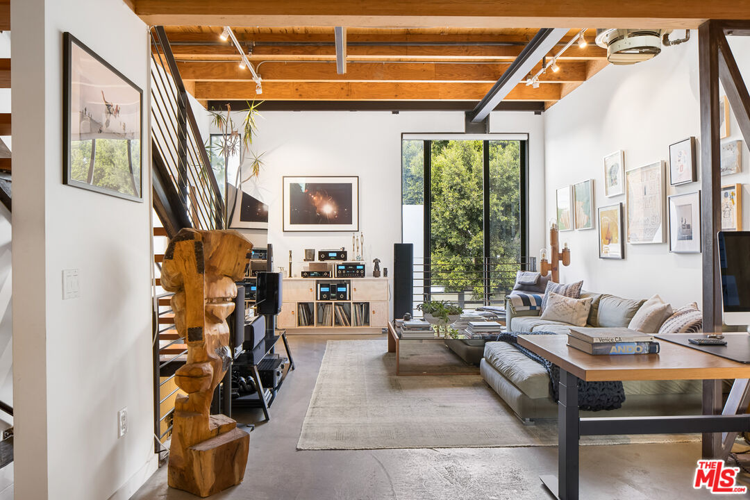 1113 ELECTRIC AVE Unit: 4
