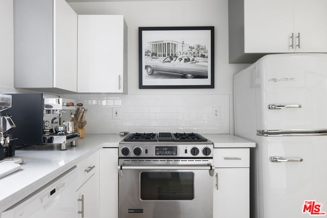 1113 ELECTRIC AVE Unit: 4