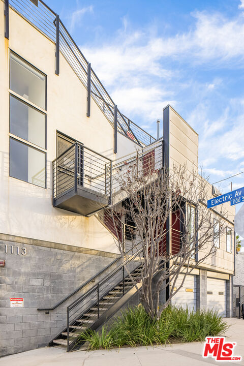 1113 ELECTRIC AVE Unit: 4