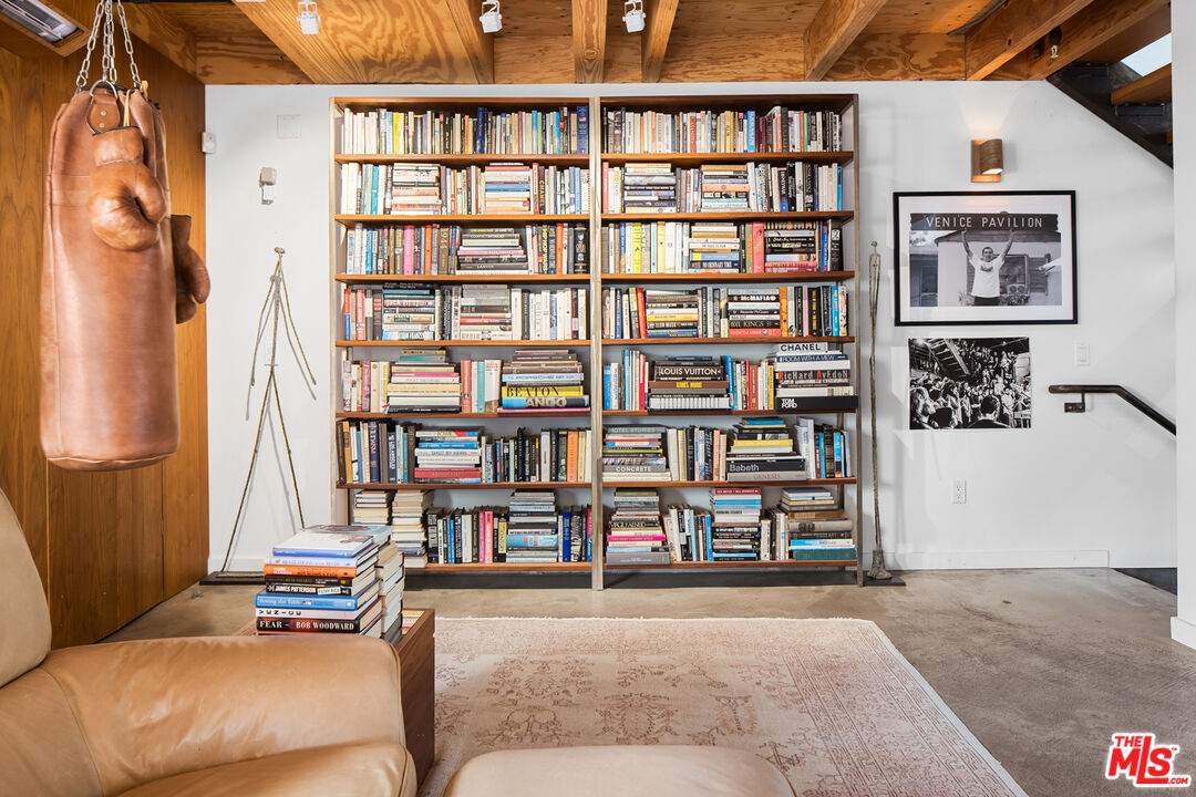 1113 ELECTRIC AVE Unit: 4