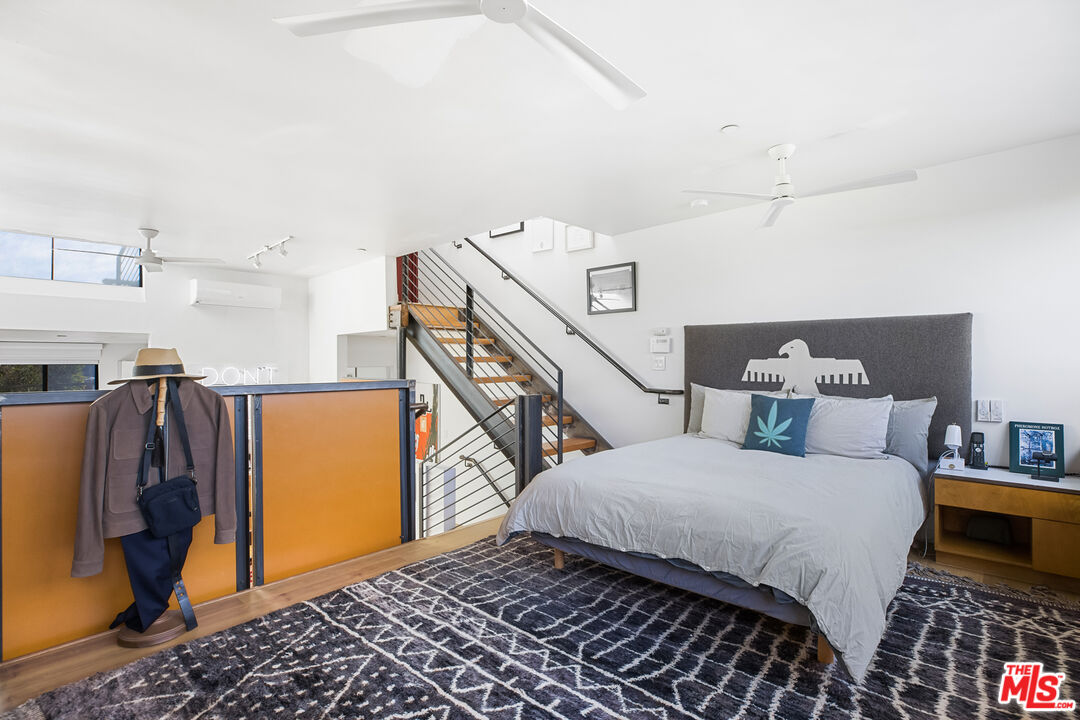 1113 ELECTRIC AVE Unit: 4