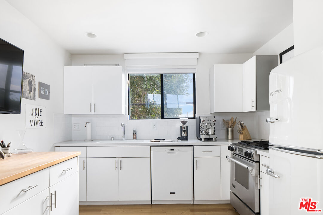 1113 ELECTRIC AVE Unit: 4
