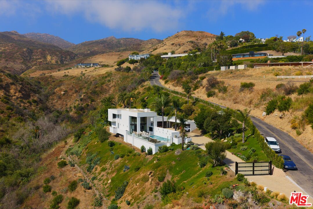 3851 Sweetwater Canyon Dr