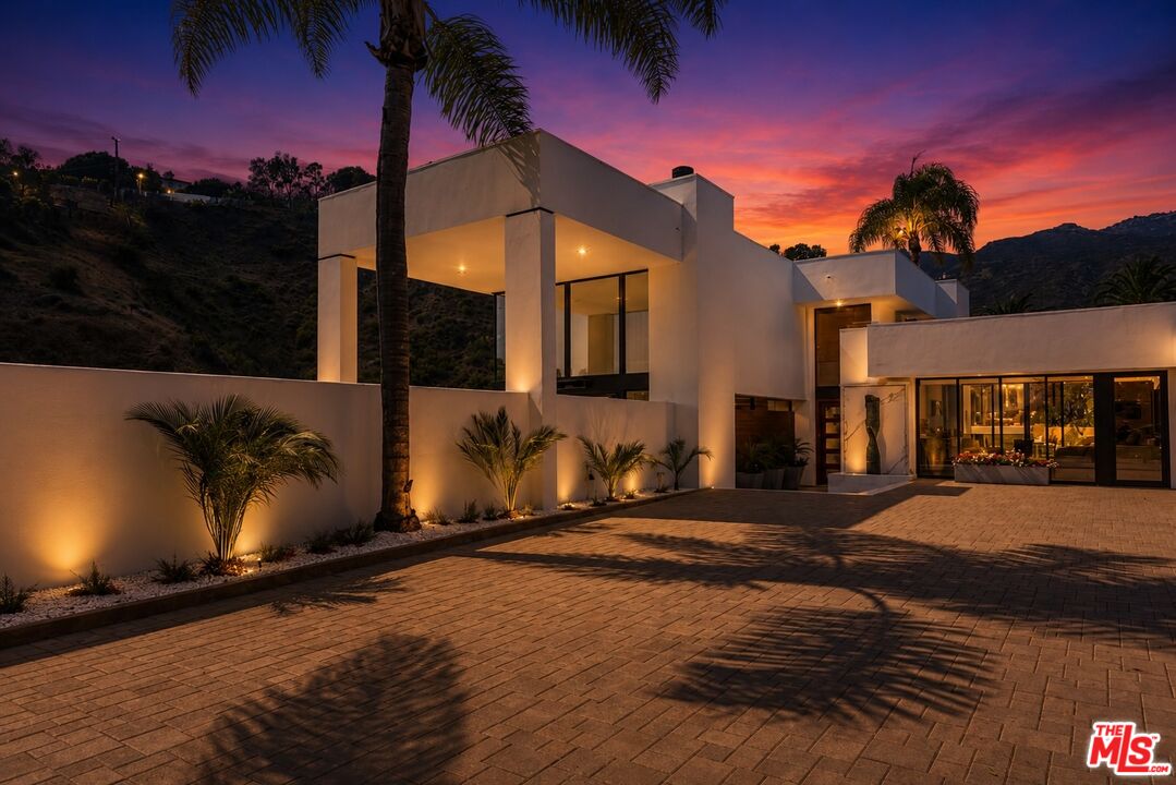 3851 Sweetwater Canyon Dr