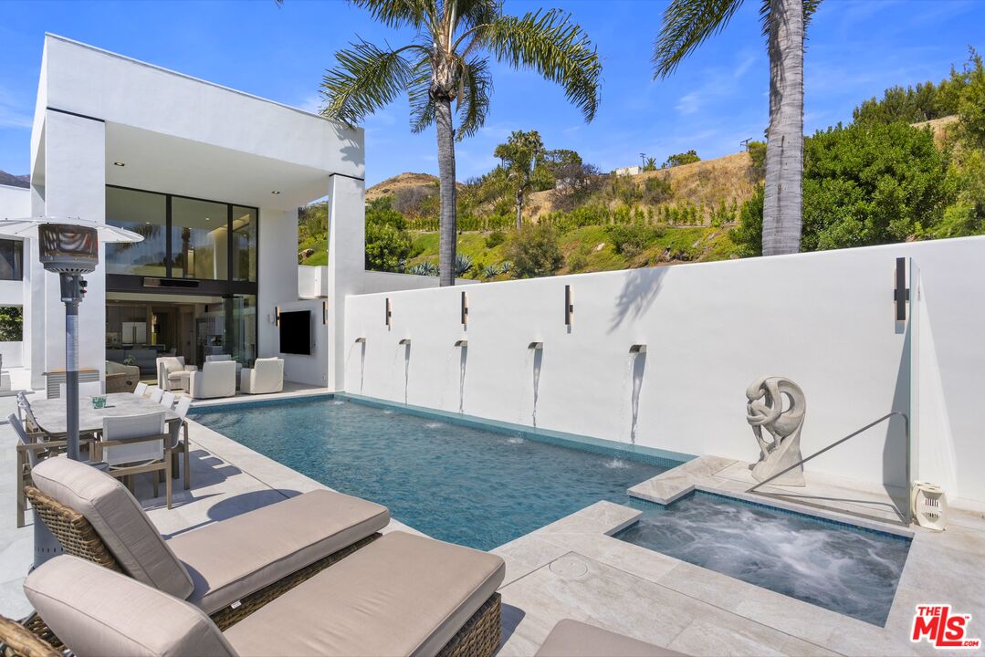 3851 Sweetwater Canyon Dr