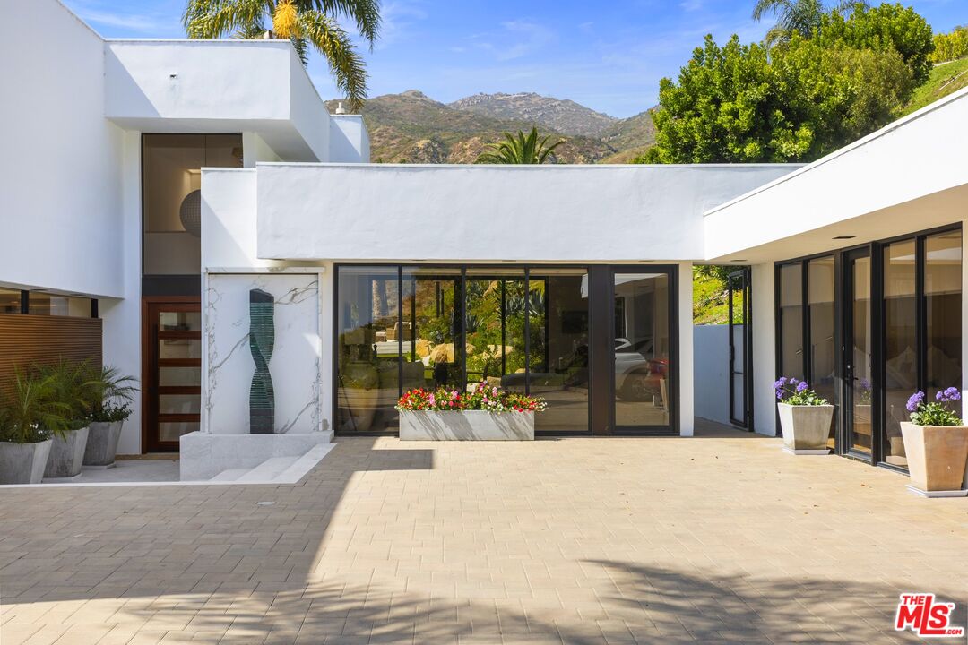 3851 Sweetwater Canyon Dr
