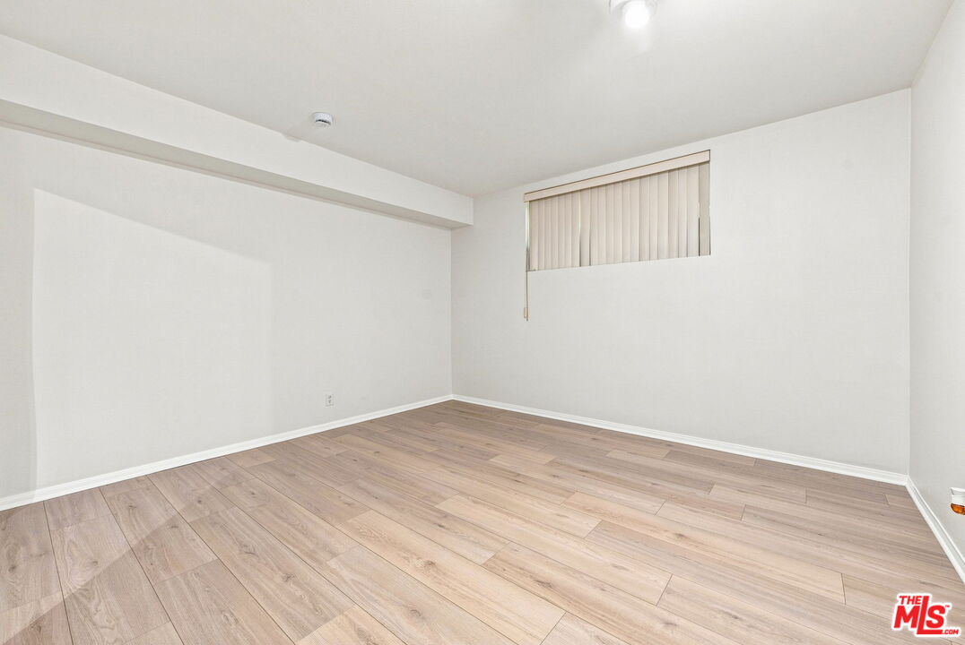 21801 Burbank Blvd Unit: 83
