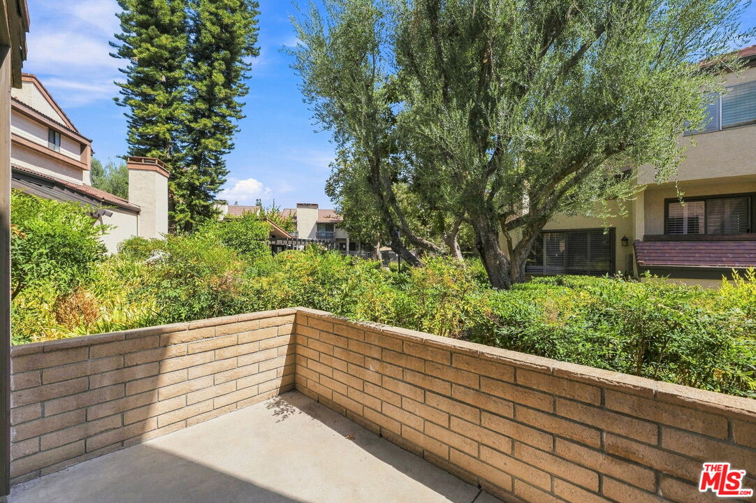 21801 Burbank Blvd Unit: 83