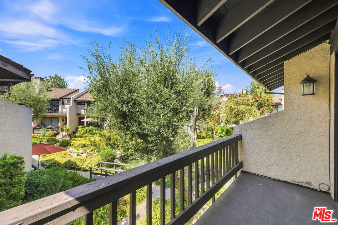 21801 Burbank Blvd Unit: 83