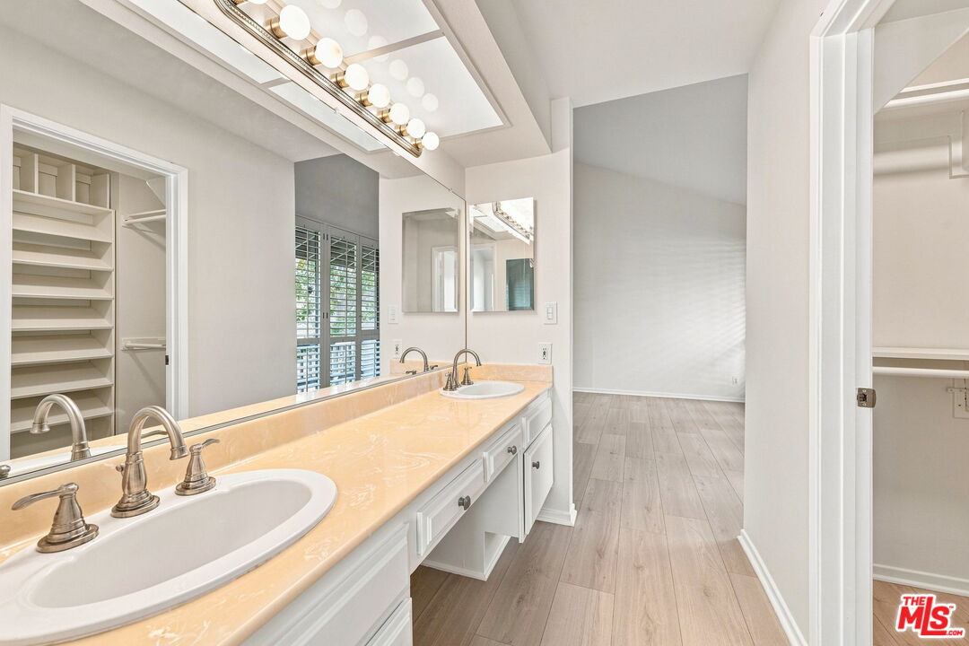 21801 Burbank Blvd Unit: 83
