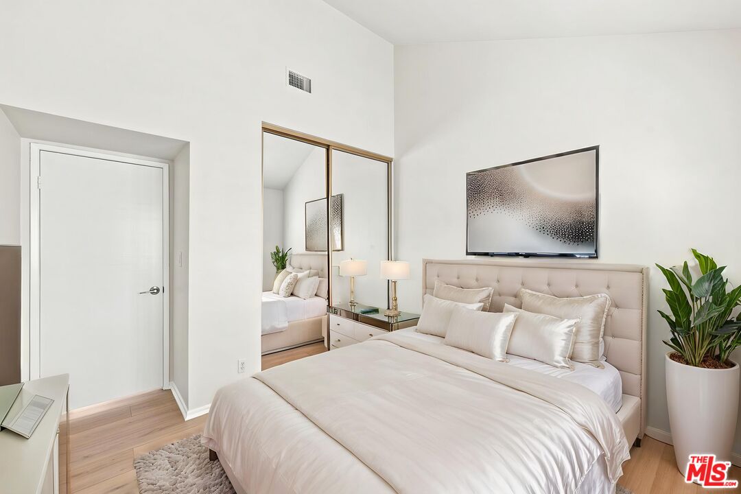 21801 Burbank Blvd Unit: 83